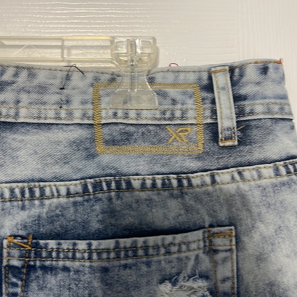 Men’s Destroyed denim shorts - Picture 6 of 10